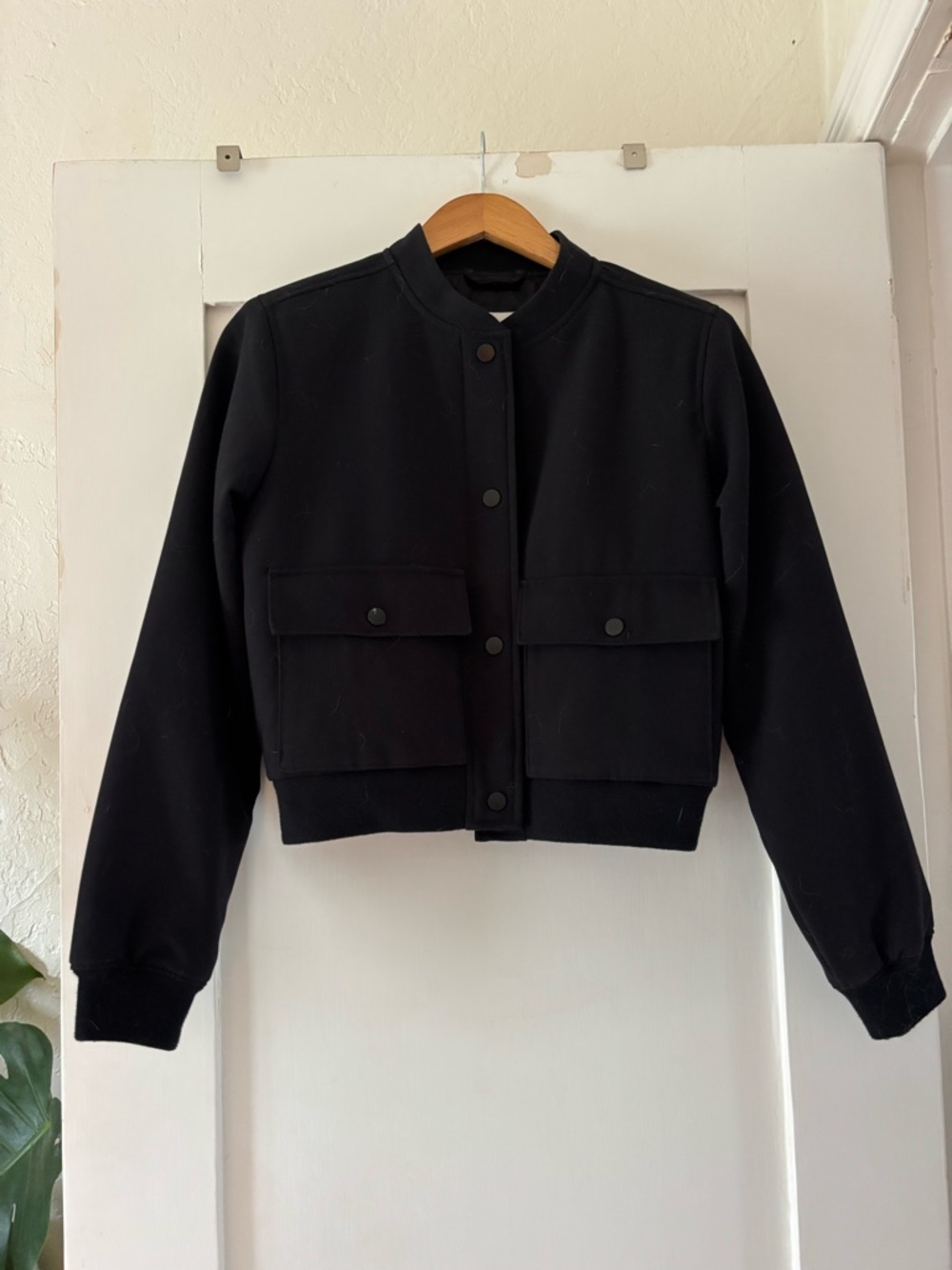 Abercrombie & Fitch Black Cropped Bomber Jacket